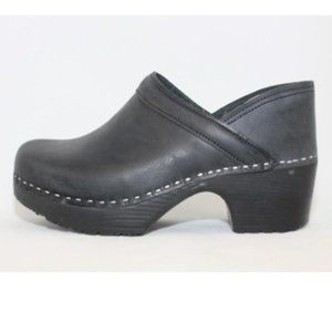 Scandic Leather Clogs Black Closed Back SlipOn Swedish Scandinavian Chunky Heels